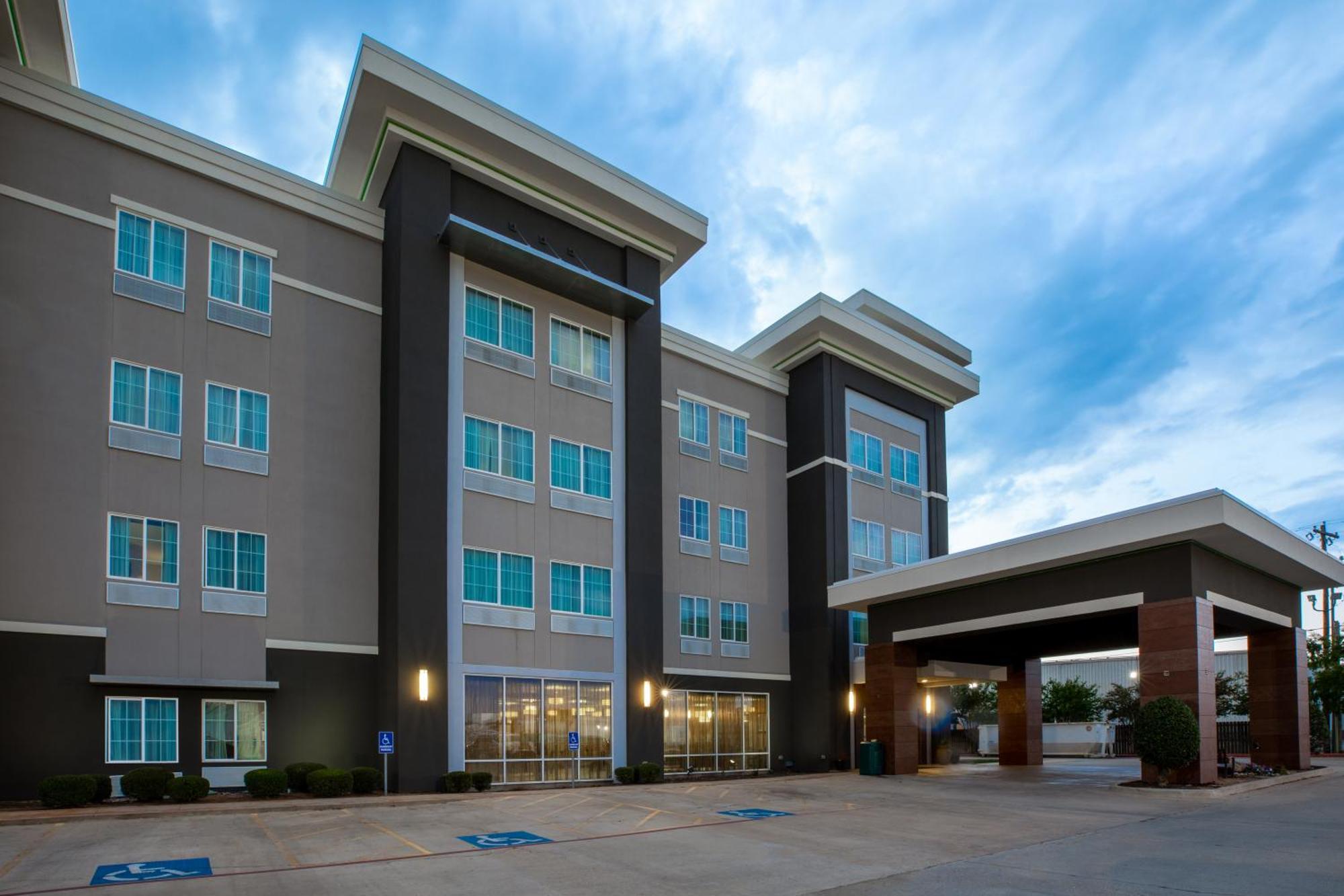La Quinta Inn & Suites By Wyndham Дюрант Экстерьер фото